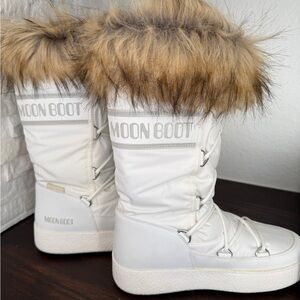 MOON BOOT Ltrack White Monaco Boots - Waterproof! Size: 38 (US: Shoe Size 7)